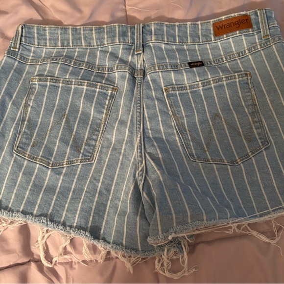 Wrangler Jean shorts - Picture 2 of 4